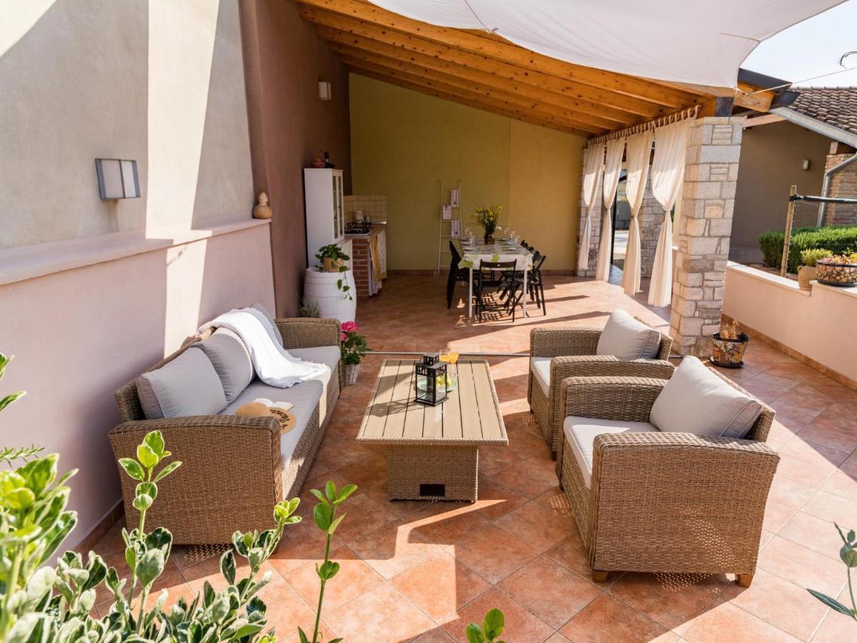 With Private Pool In Ferienhaus *