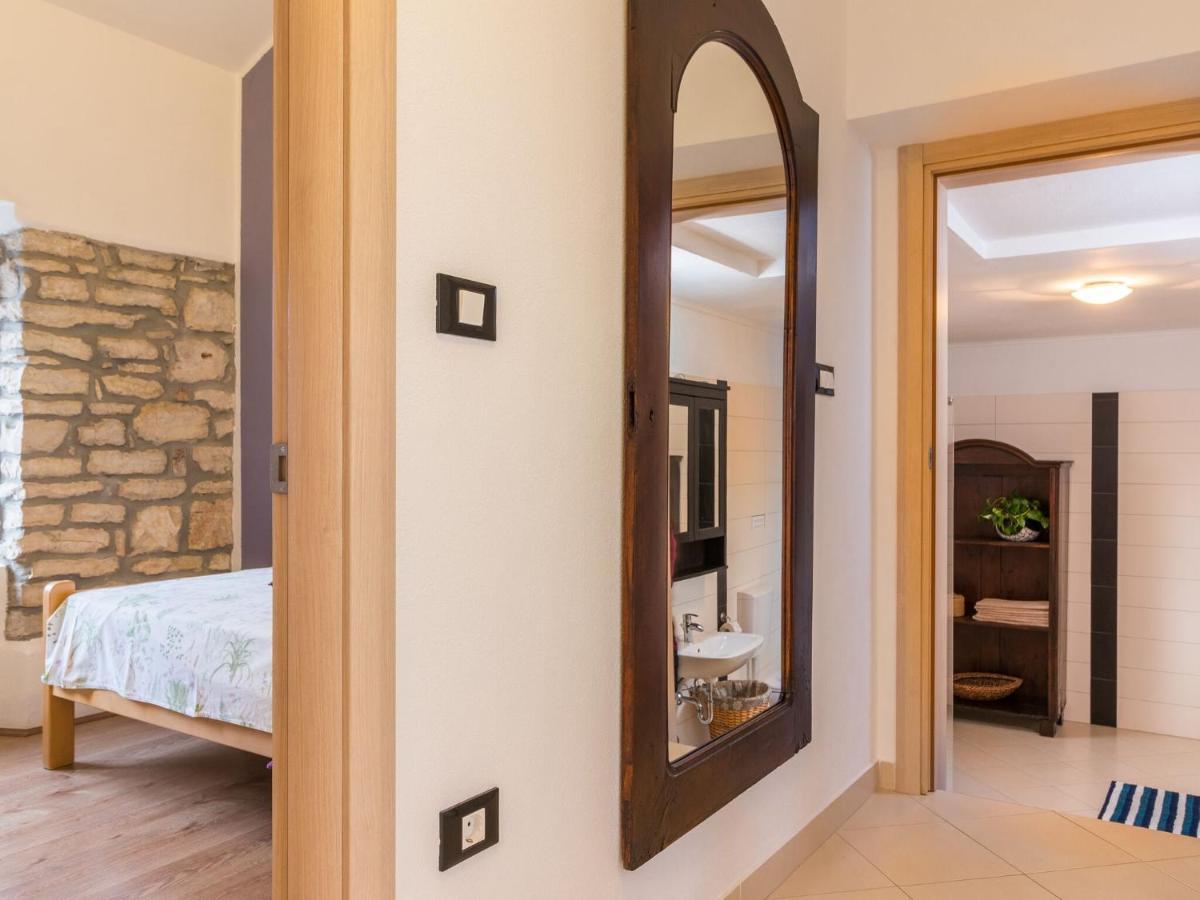 With Private Pool In Ferienhaus Pula
